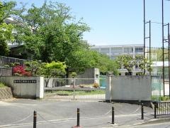 東泉丘小学校