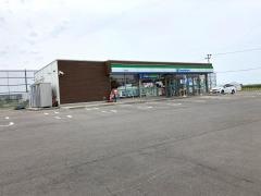 ファミリーマート　鶴田境店