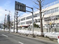 中央小学校