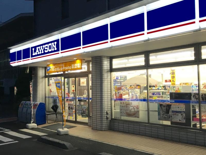 ローソン川口幸町一丁目店の店舗西側からの外観