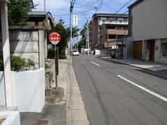 「教会前」バス停留所