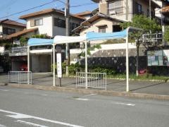 「小学校前」バス停留所