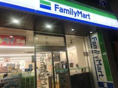 ファミリーマート　南浦和店