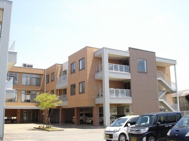ライフステイからつ 建物全景