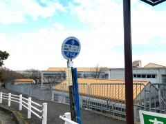 「月が丘小学校前」バス停留所