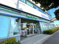 ファミリーマート　オンワードベイパークビル店