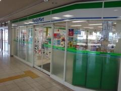 ファミリーマート　近鉄大和高田駅前店