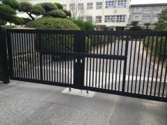 東部小学校