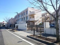 平山小学校