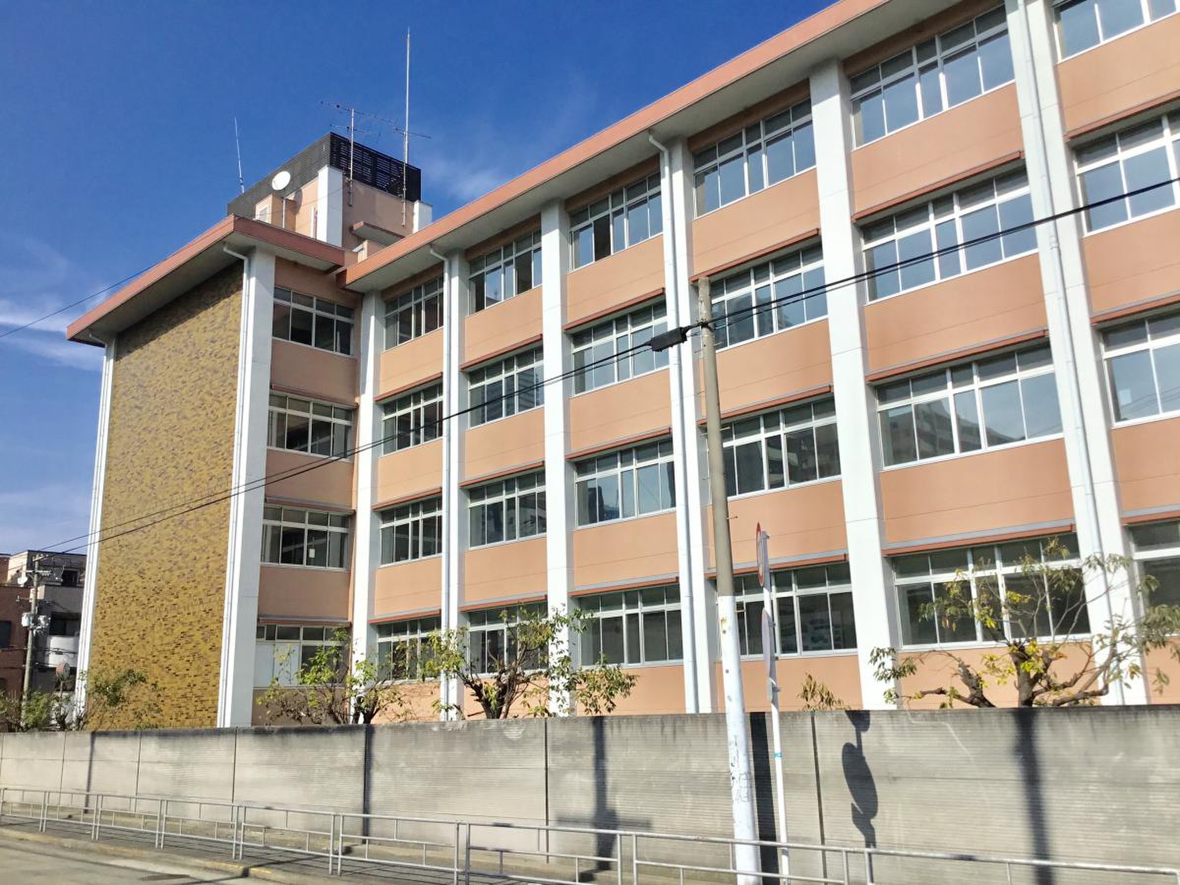 大阪 府立 市岡 高等 学校