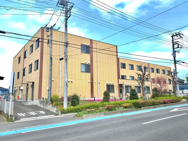 ニチイケアセンター 内野本郷の西側からの建物外観全景