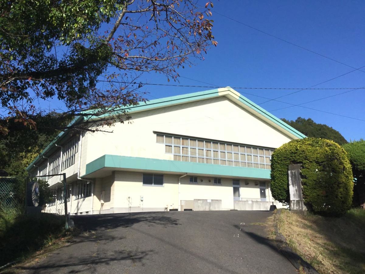 秋芳中学校