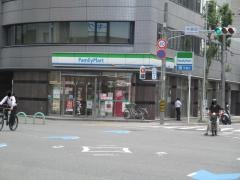 ファミリーマート　牛島店