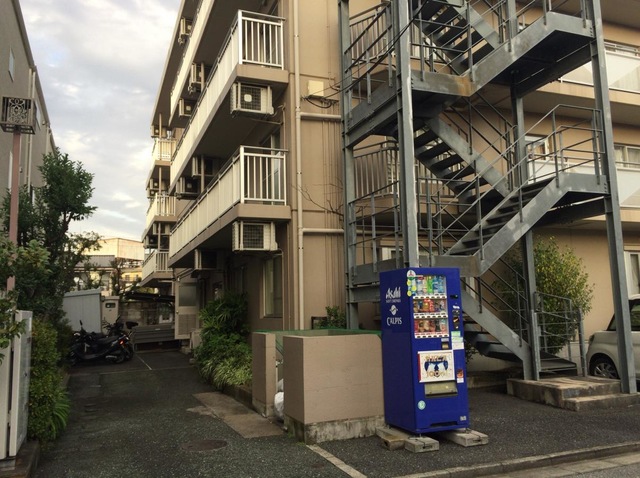 足立やわらぎ苑 施設外観