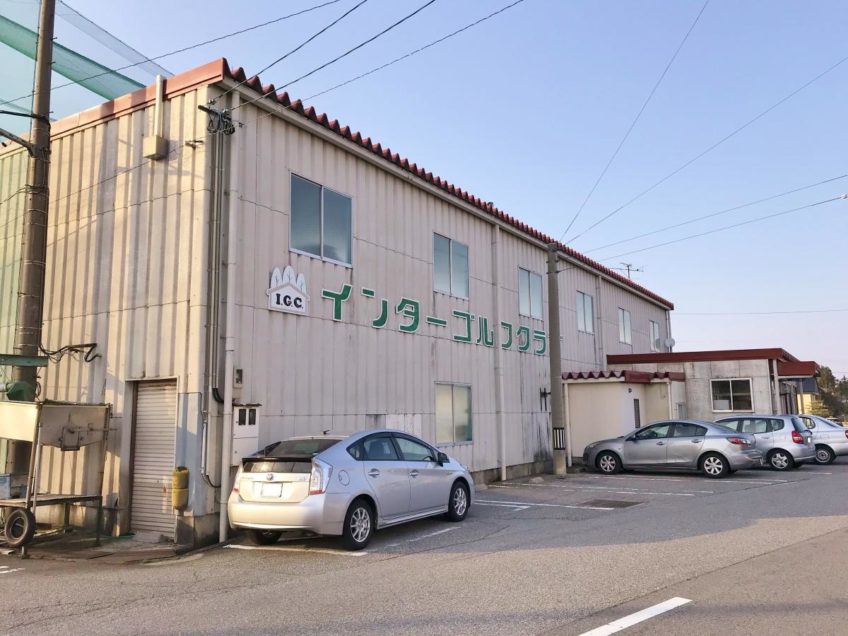 建物左斜め
