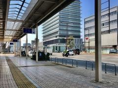 「三重会館前」バス停留所