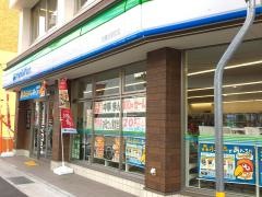 ファミリーマート　鈴蘭台駅前店
