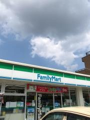 ファミリーマート　名東極楽店