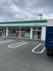 ファミリーマート　養和病院前店