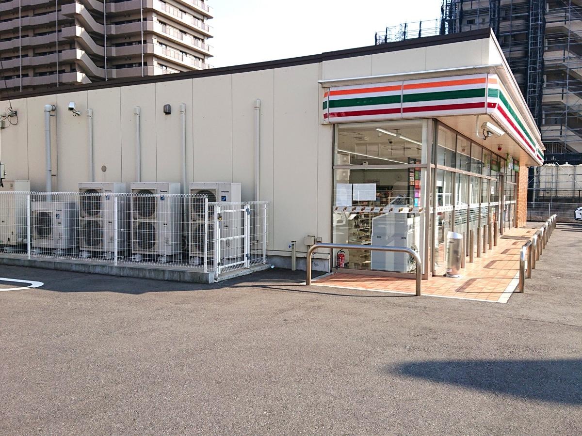 セブンイレブンの外観