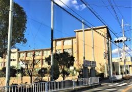 寝屋川市立西小学校