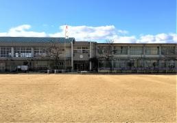 寝屋川市立西小学校