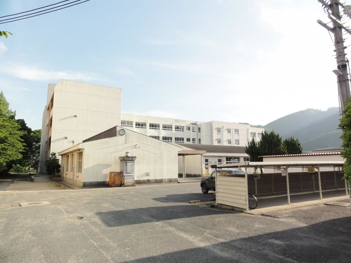 山崎西中学校