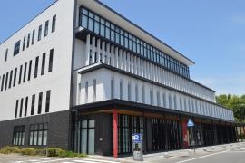 会津若松市立会津図書館