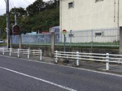 「日本化学工場前」バス停留所
