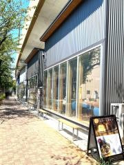 天然酵母の食パン専門店　つばめパン　＆Ｍｉｌｋ　尼ヶ坂本店