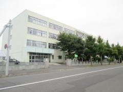 栄東小学校