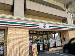 セブンイレブン　ＪＲ高島駅西店