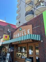 ファミーユ　鶴見店