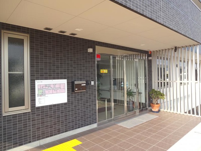 フラワーホーム 施設外観