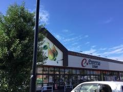 遠鉄ストア富塚店