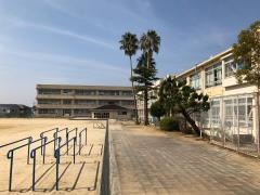 中央小学校