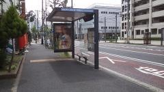 「みなと赤十字病院入口」バス停留所
