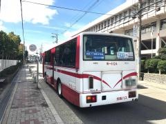 「寝屋川市民会館前」バス停留所