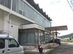 西紀体育館