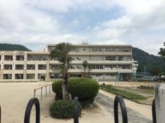 勝山小学校