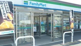 ファミリーマート　菰野町千草店
