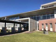 新潟市立白根図書館