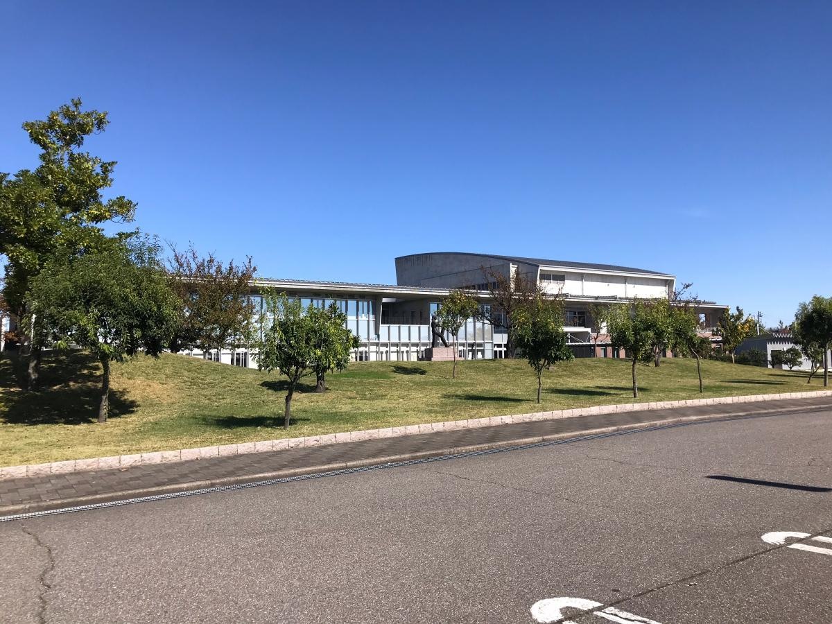 白根図書館