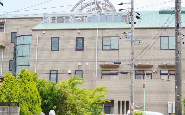 道路から見た建物