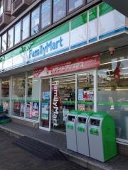 ファミリーマート　阪神大石駅前店