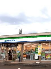 ファミリーマート　内子店