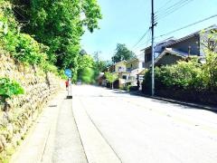 「塔ノ下町」バス停留所