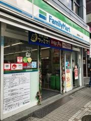 ファミリーマート　歌舞伎町一丁目店