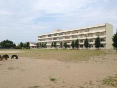 葛塚東小学校