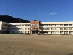 岩松小学校